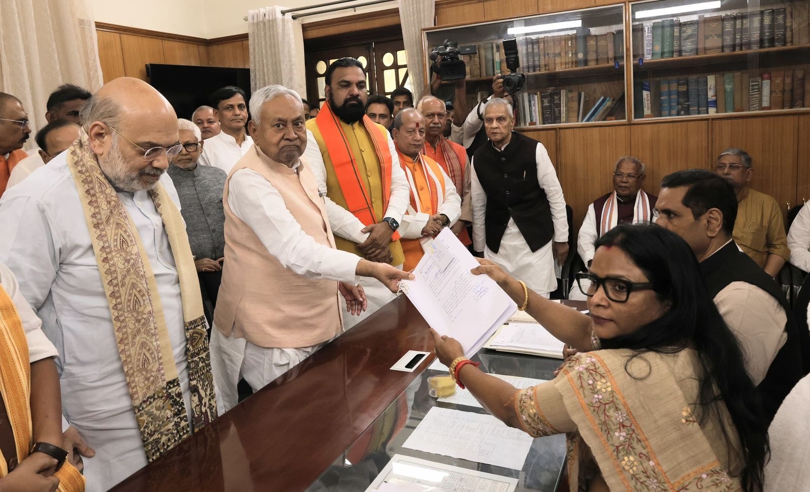 Nitish Kumar files nomination for Rajya Sabha: Nitish said – I will support the new government, vandalism at JDU office; Tejashwi said – hijacked